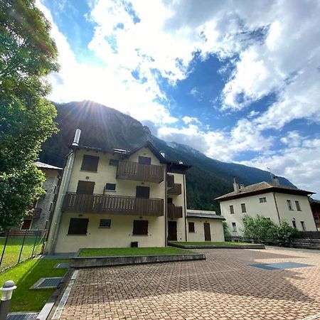 Apartamento Bianchina - Bilocale Con Giardino Privato Valdisotto Exterior foto