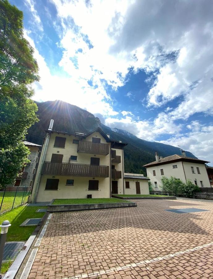 Apartamento Bianchina - Bilocale Con Giardino Privato Valdisotto Exterior foto